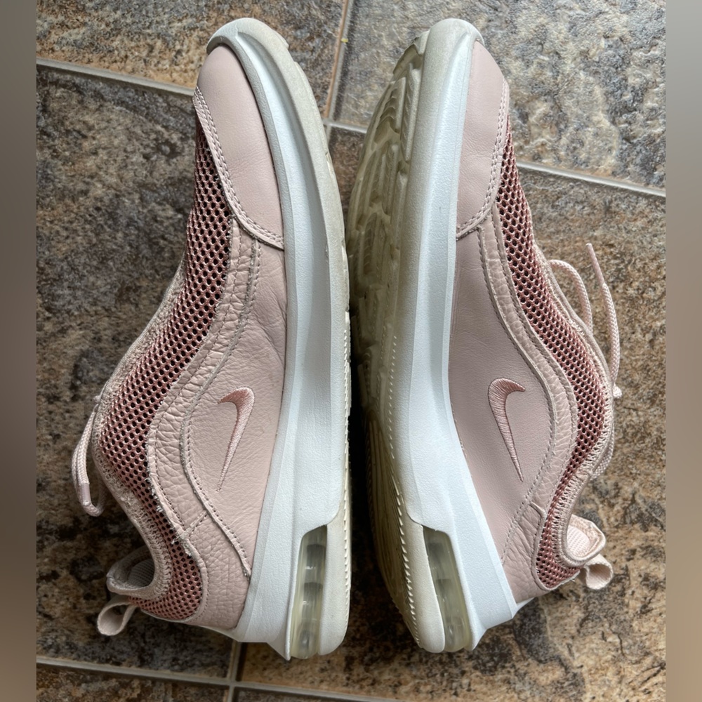 Nike Air Max Estrea Sneakers- Women’s Size 8 - Picture 6 of 9
